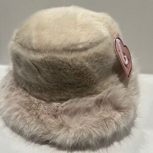 NWT Juicy Couture Off White Faux Fur Bucket Hat with Adjustable Brim.
